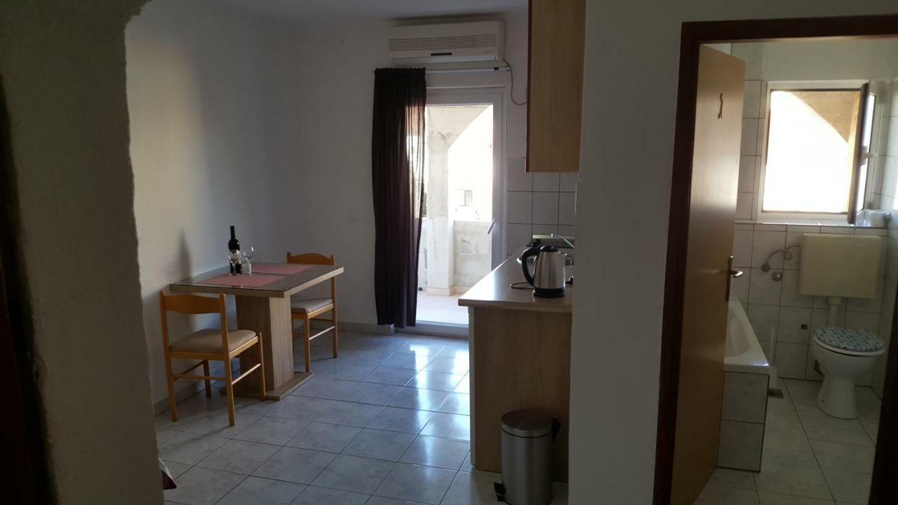 Apartman Luka Vodice Exterior foto